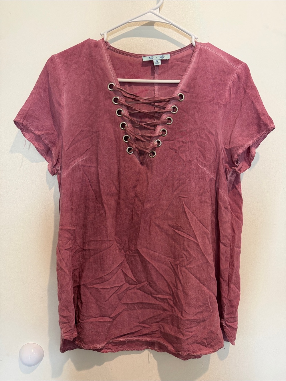 She and Sky Lace-Up V-Neck Short Sleeve Top - Dusty Rose